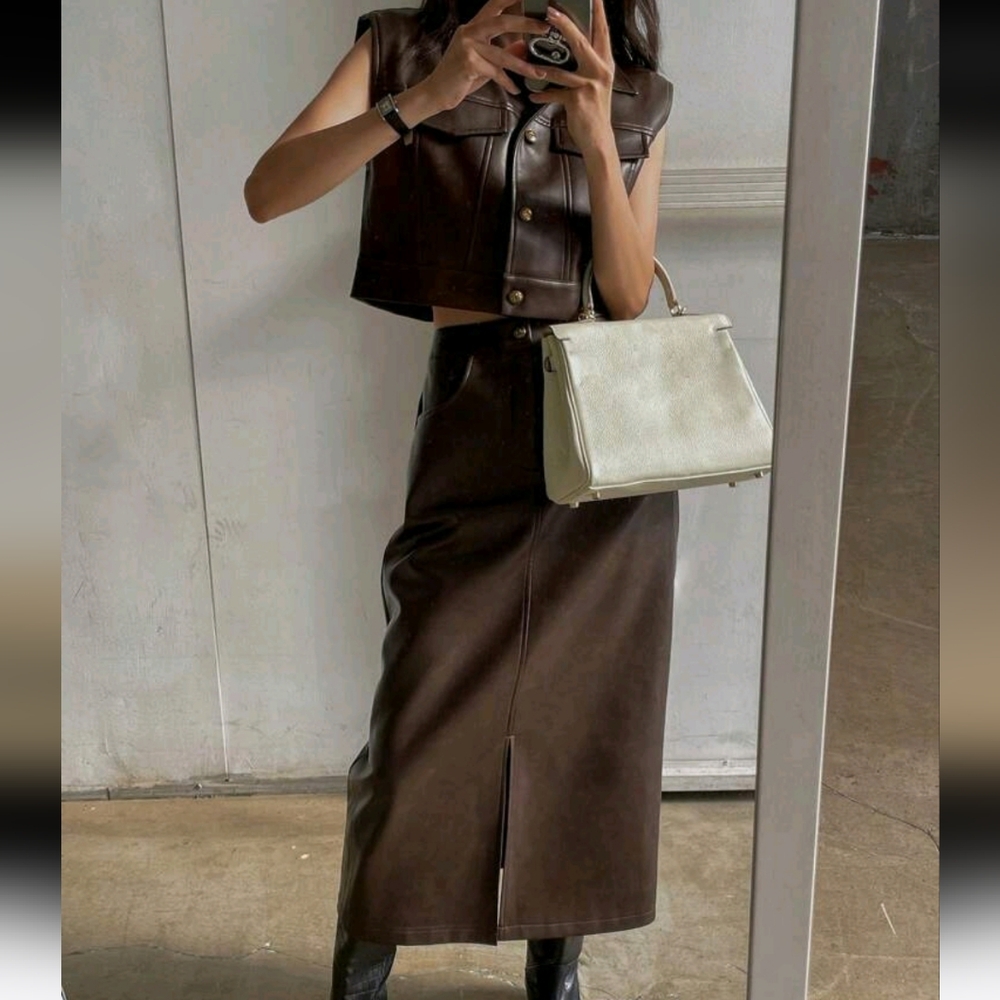 Women's Fall/Winter PU Leather Flap Detail Sleeveless Jacket & Split Hem - Picture 3 of 9